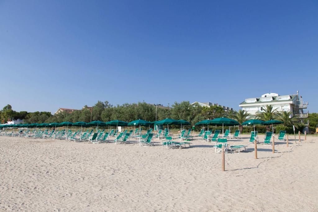 Hotel Ambasciatori Pineto Exterior photo