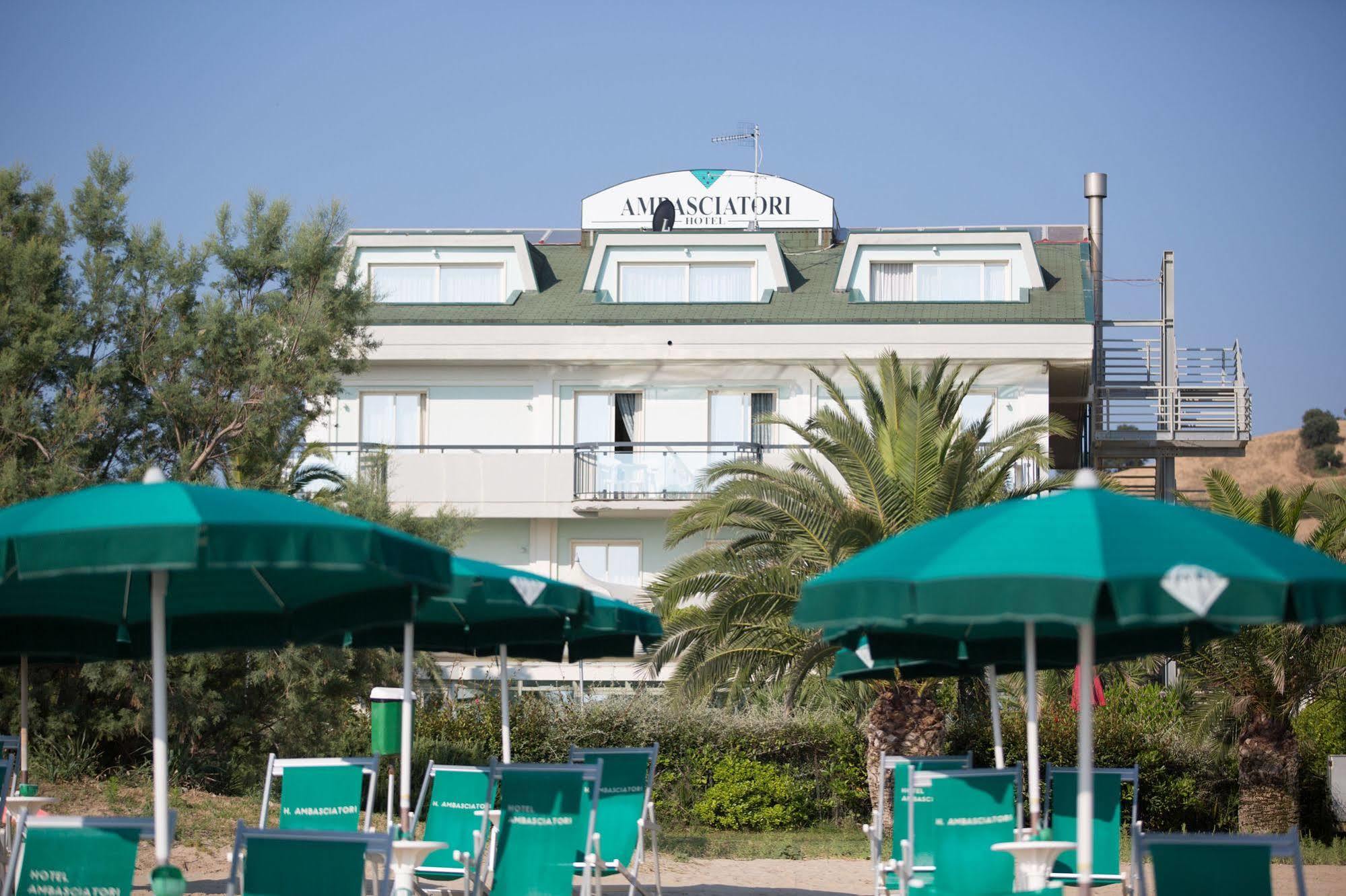 Hotel Ambasciatori Pineto Exterior photo